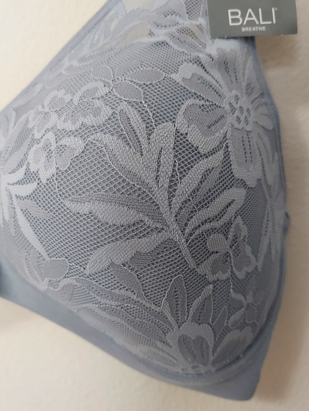 NWT Bali Breathe Pale Blue Lace Bra - Picture 2 of 5